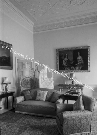 DUNSANY CASTLE DRAWING ROOM